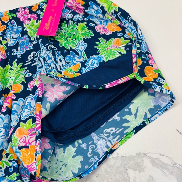 NWT XS Disney X Lilly Pulitzer Ocean Trail Short, Lilly Loves Disney - Picture 8 of 8